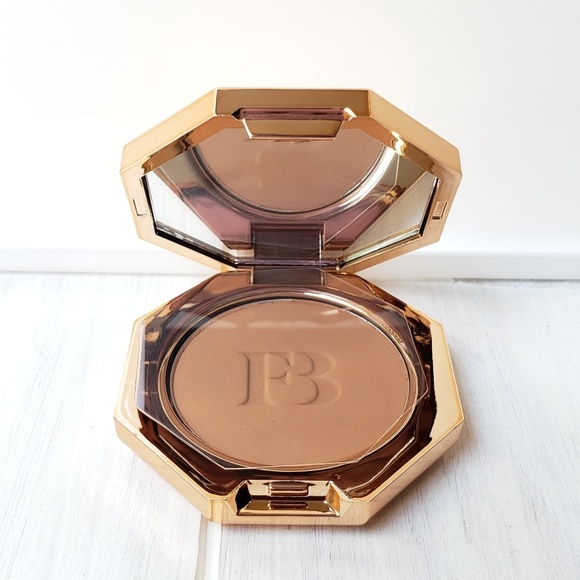Fenty Beauty Other - FENTY Beauty Sun Stalk'r Instant Warmth Bronzer